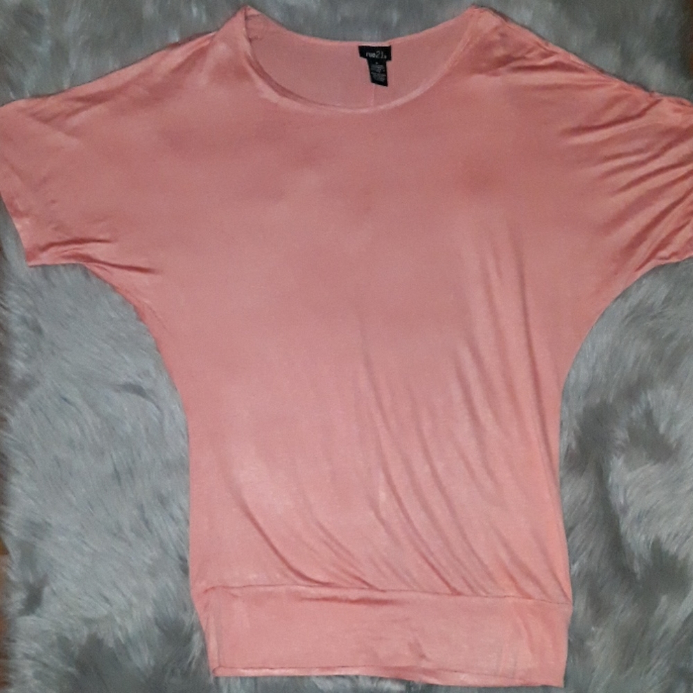 Small Rue 21, peach pink, top.
